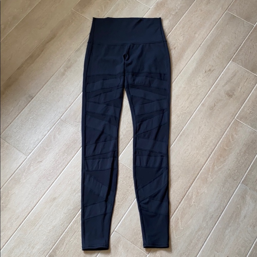 Women’s Lululemon WU bandage mesh legging